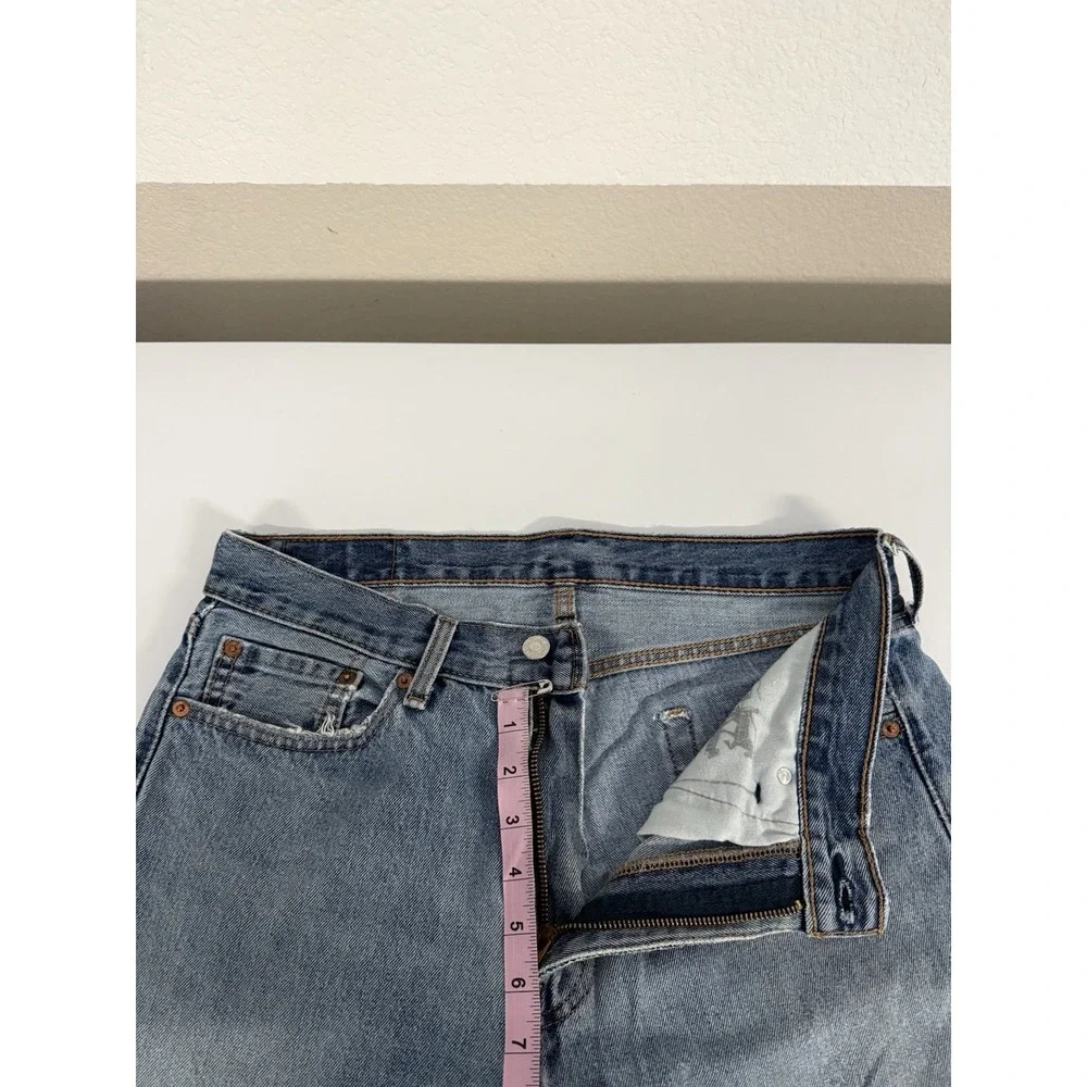 Levis 505 Regular Fit Straight Leg Jeans Light Wash Blue Mens 33x32 Distressed